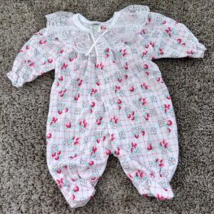Sweet Treasures Vintage 90s Strawberry Floral Lace Collar Footed Sleeper 3-6M